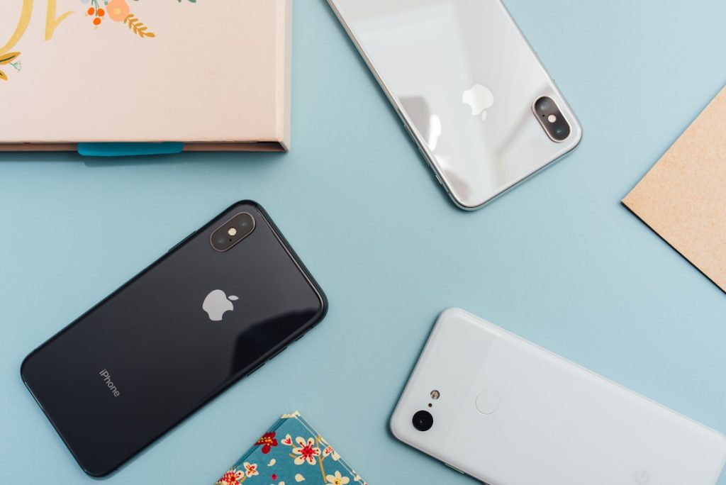 ປຽບທຽບ iPhone ແລະ Samsung Galaxy ຄວນເລືອກແບບໃດ